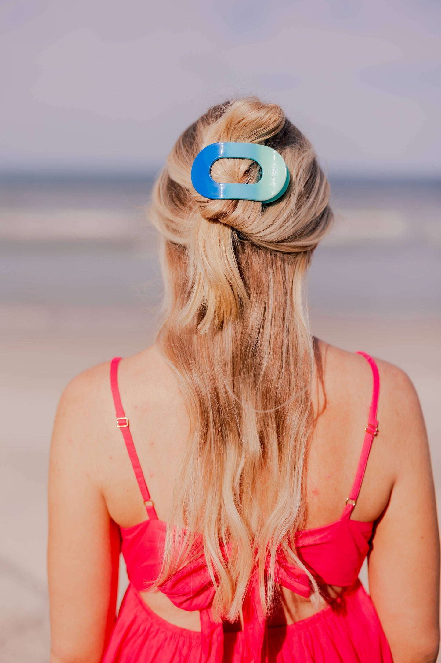 Poolside Medium Flat Round Hair Clip